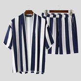 Sommerlicher kurzer Herren-Strandpyjama mit Streifenmuster